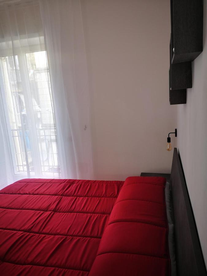 Noviello'S Home เนเปิลส์ ภายนอก รูปภาพ